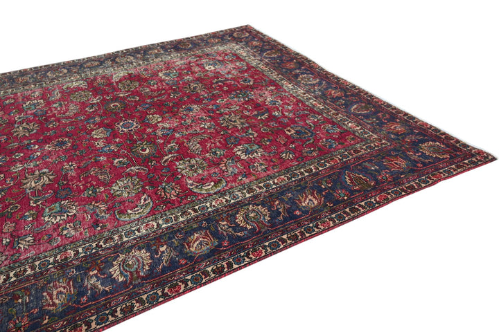 red Large rug 7' 10" x 8' 10"