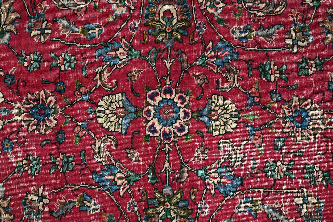 red Large rug 7' 10" x 8' 10"