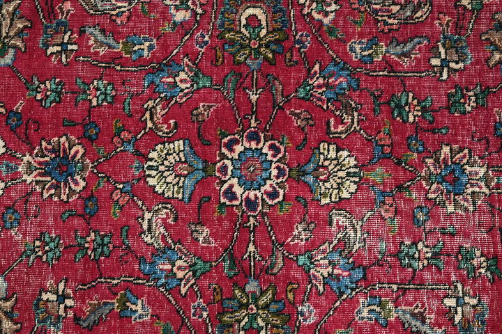 red Large rug 7' 10" x 8' 10"