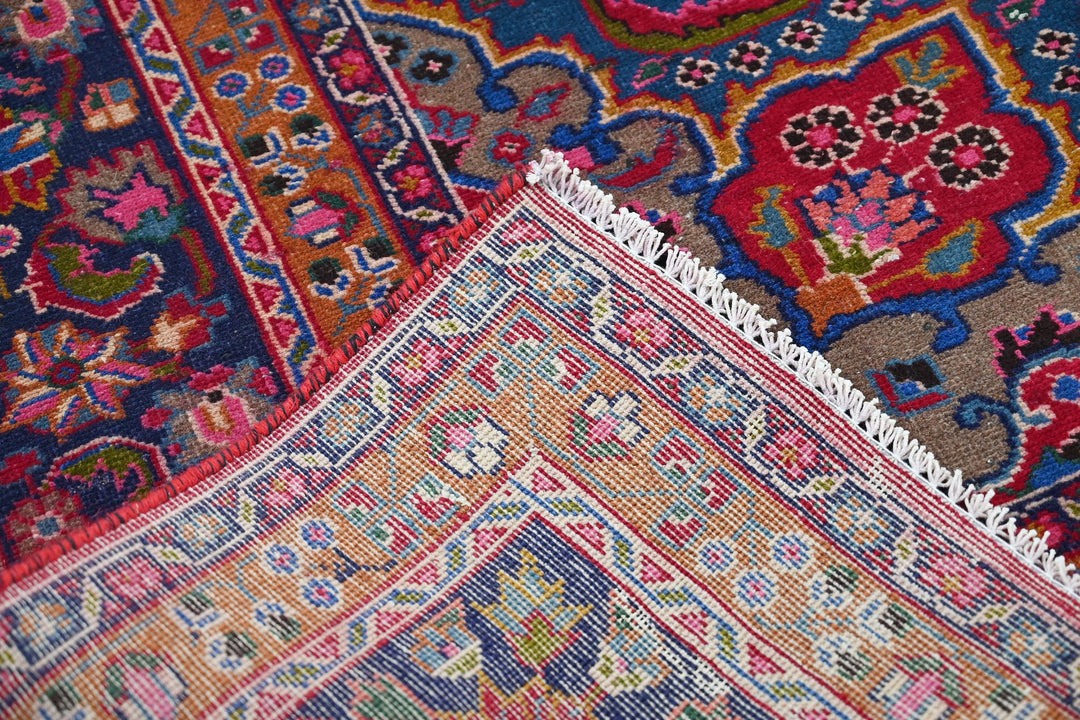 red Large rug 8' 0" x 11' 0"