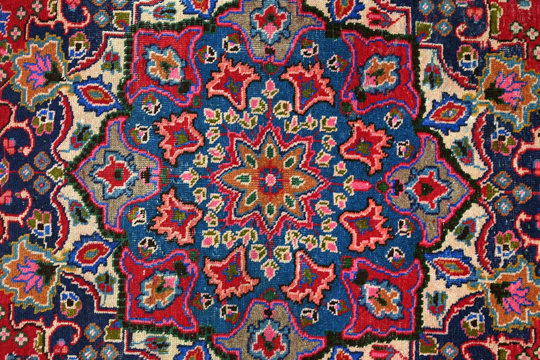 red Large rug 8' 0" x 11' 0"
