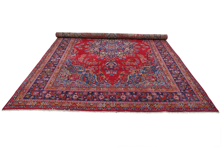 red Large rug 8' 0" x 11' 0"