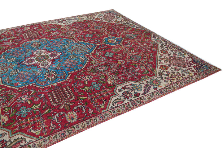 red Large rug 7' 9" x 10' 10"
