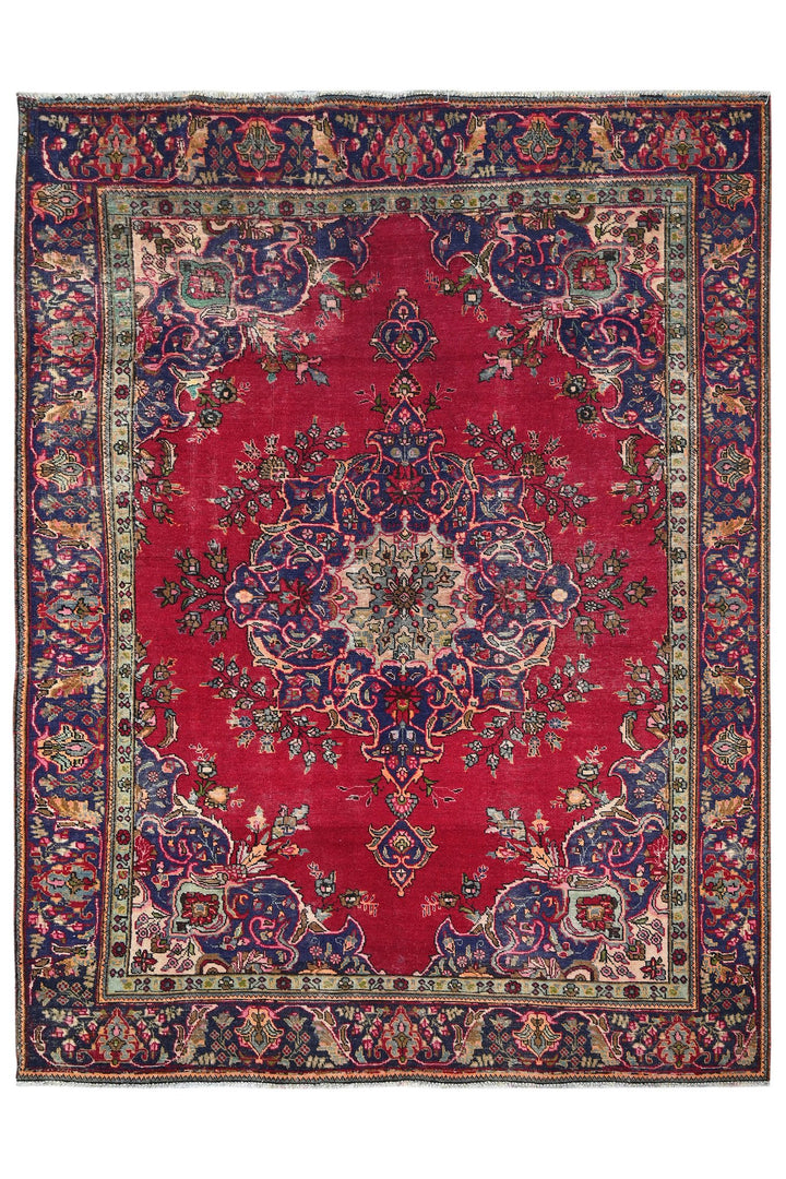 red Large rug 7' 9" x 10' 1"