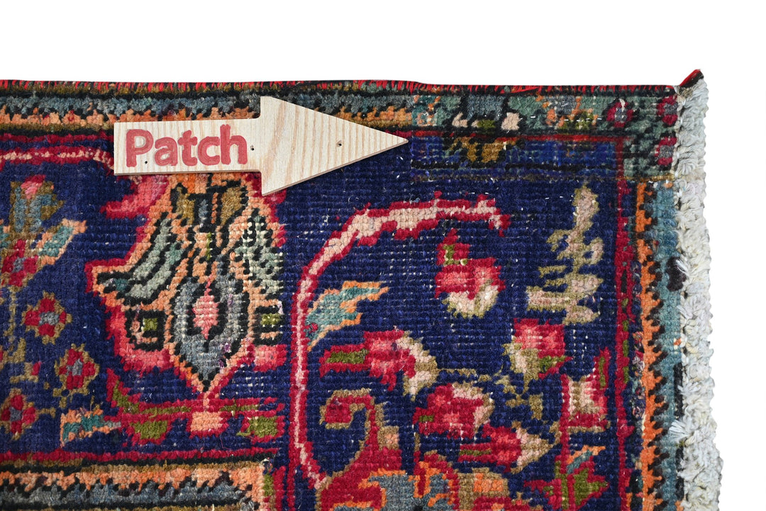 red Large rug 7' 9" x 10' 1"
