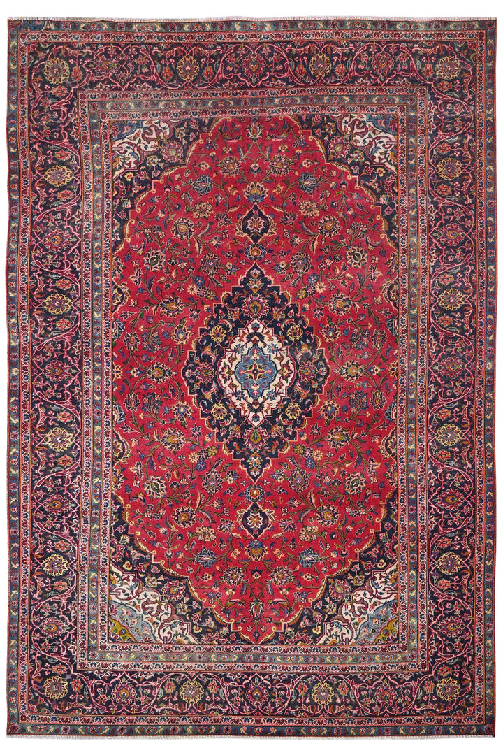 red Large rug 7' 5" x 10' 11"