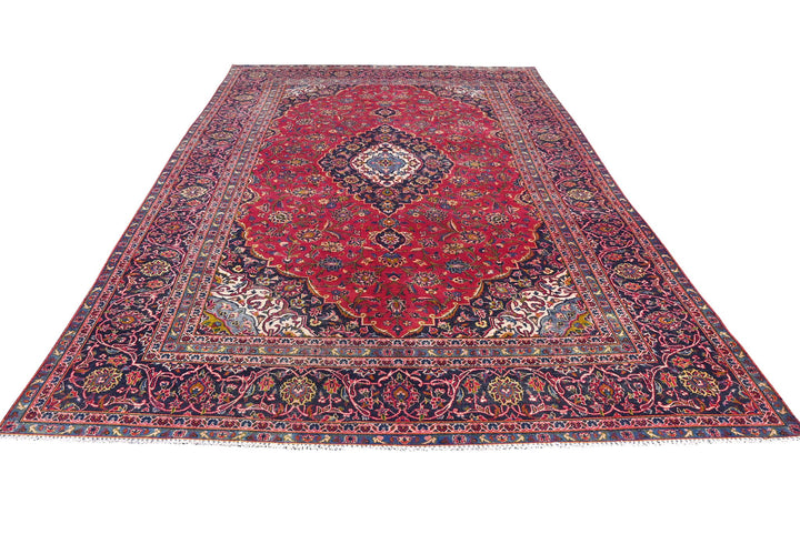 red Large rug 7' 5" x 10' 11"