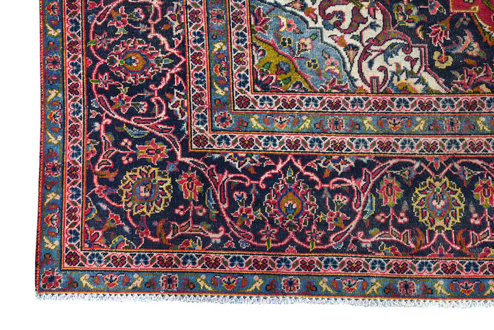 red Large rug 7' 5" x 10' 11"
