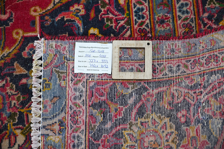 red Large rug 7' 5" x 10' 11"