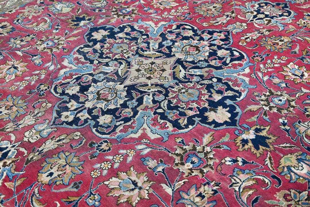 red Oversized rug 7' 3" x 12' 8"