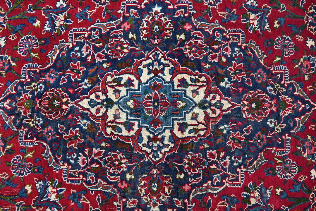 red Oversized rug 9' 8" x 12' 6"