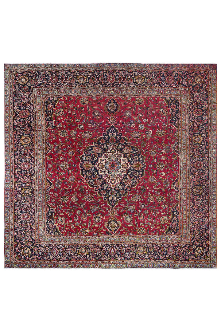 red Oversized rug 9' 5" x 9' 1"