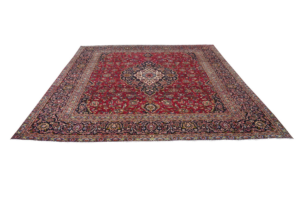 red Oversized rug 9' 5" x 9' 1"