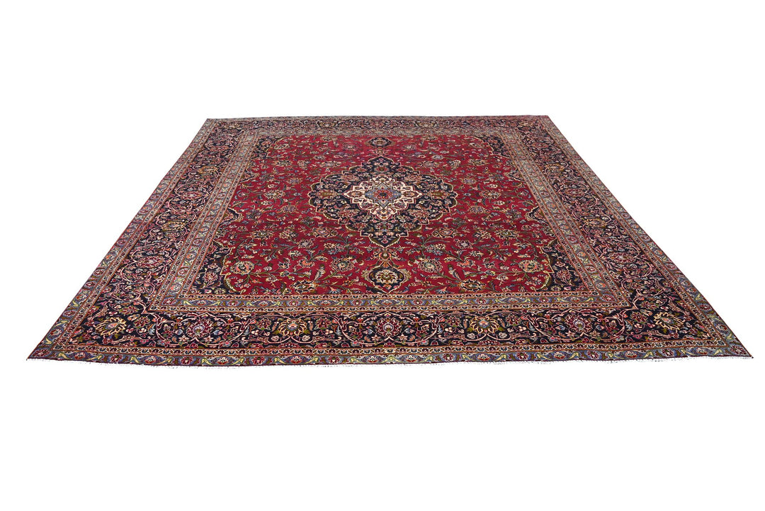 red Oversized rug 9' 5" x 9' 1"