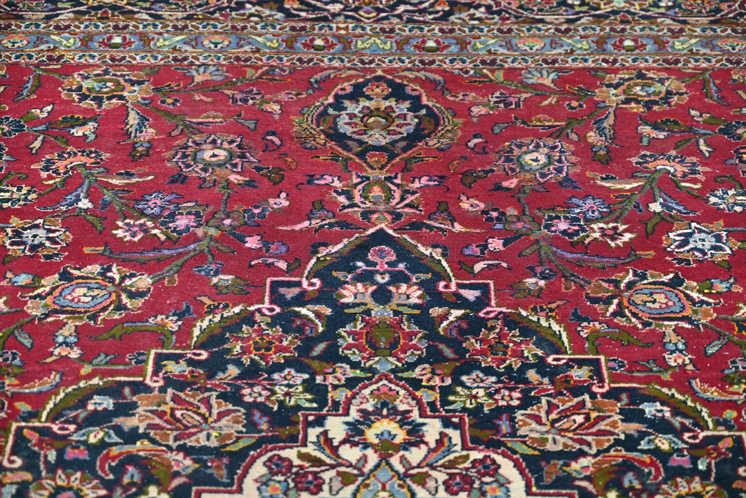 red Oversized rug 9' 5" x 9' 1"