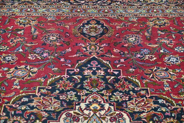 red Oversized rug 9' 5" x 9' 1"