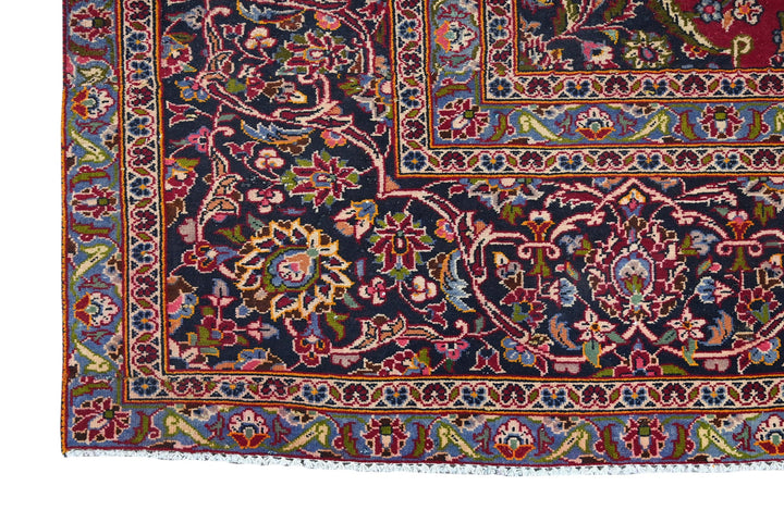 red Oversized rug 9' 5" x 9' 1"