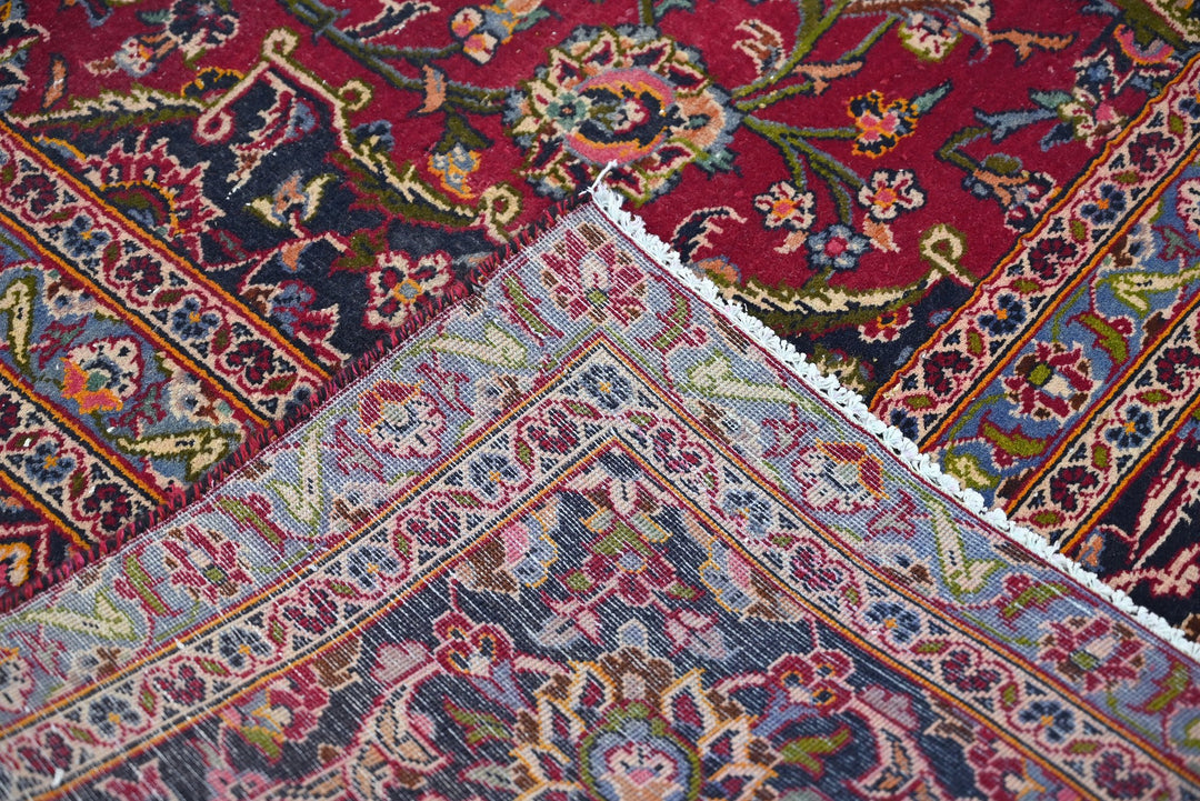 red Oversized rug 9' 5" x 9' 1"