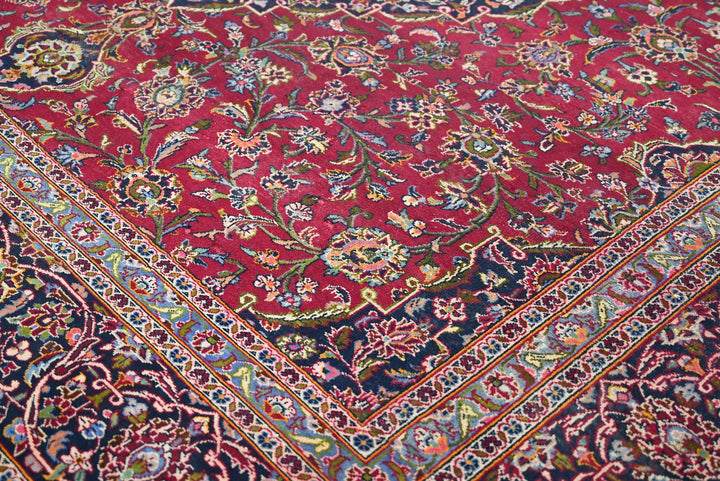 red Oversized rug 9' 5" x 9' 1"