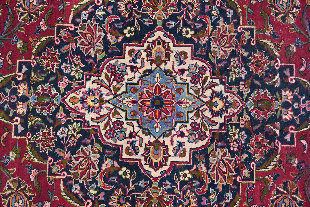 red Oversized rug 9' 5" x 9' 1"