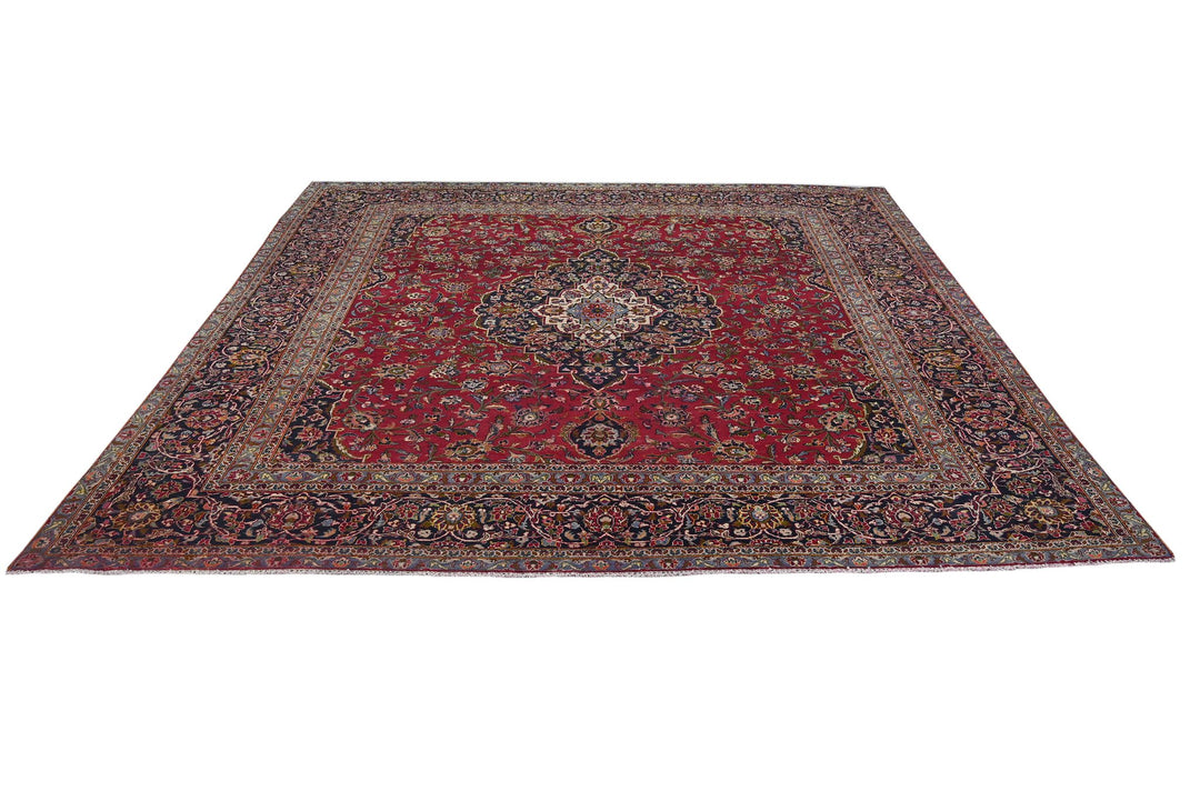 red Oversized rug 9' 5" x 9' 1"