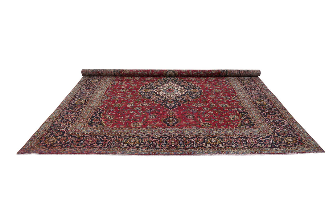 red Oversized rug 9' 5" x 9' 1"