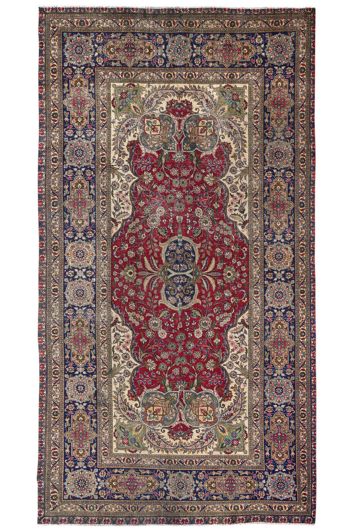 red Oversized rug 6' 11" x 12' 10"