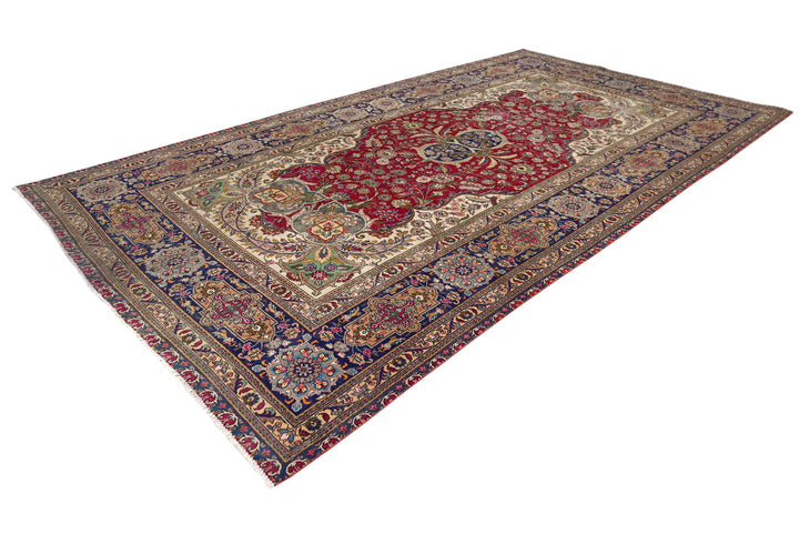 red Oversized rug 6' 11" x 12' 10"