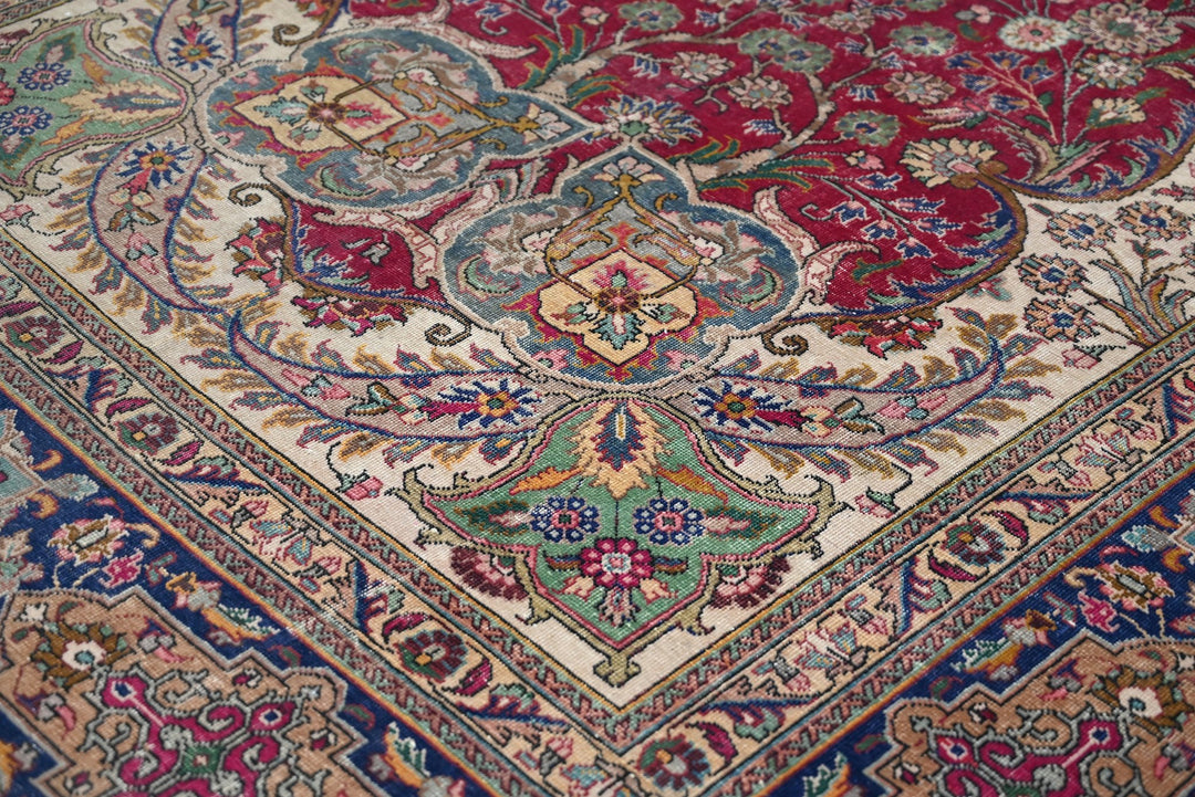 red Oversized rug 6' 11" x 12' 10"