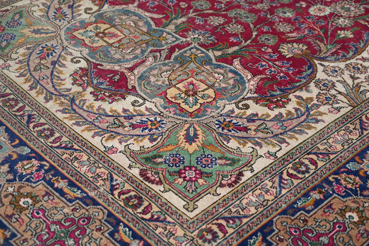 red Oversized rug 6' 11" x 12' 10"