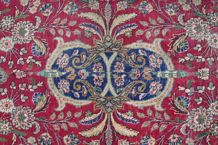 red Oversized rug 6' 11" x 12' 10"