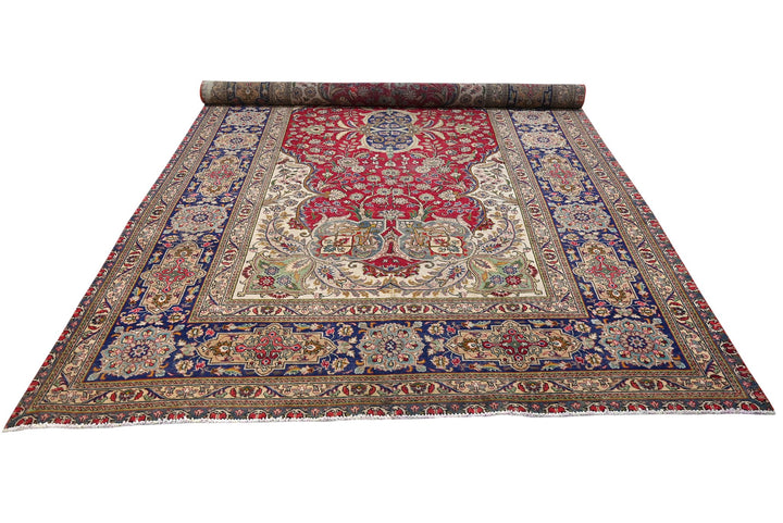 red Oversized rug 6' 11" x 12' 10"