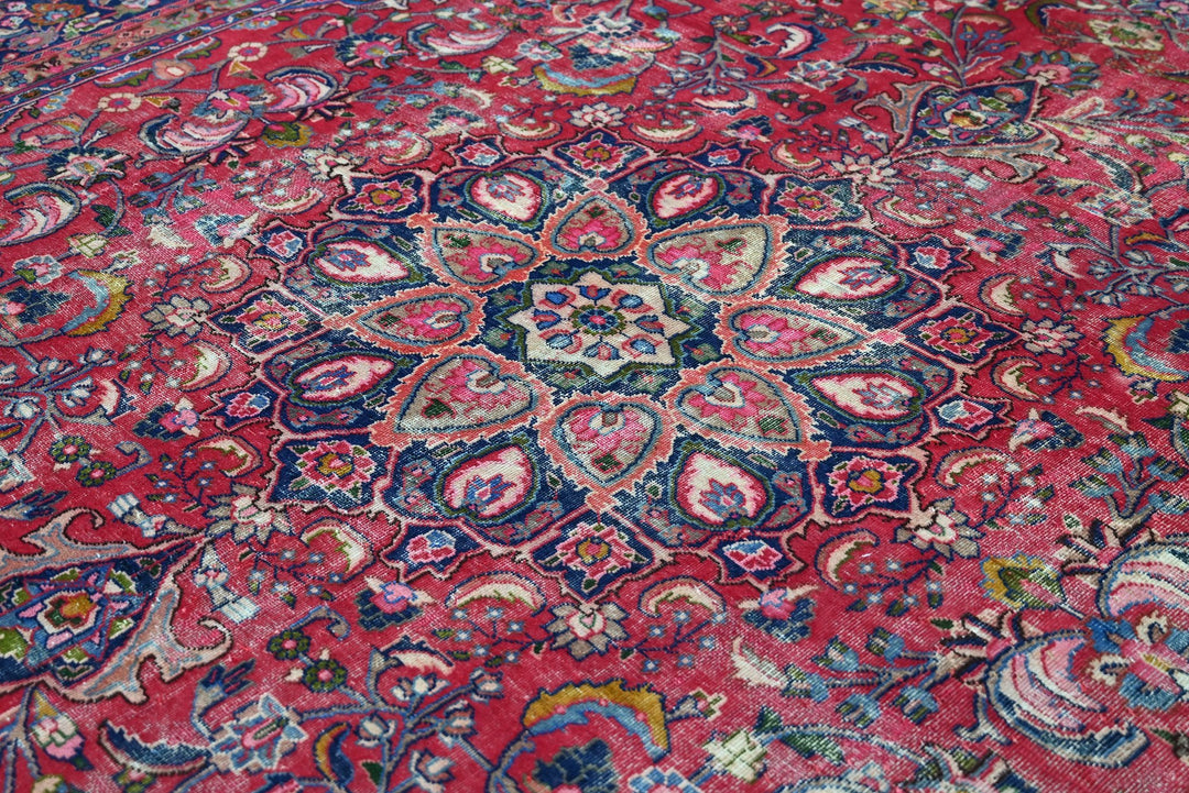 red Oversized rug 9' 7" x 12' 6"