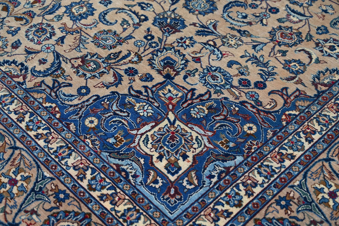 brown Large rug 8' 4" x 11' 2"