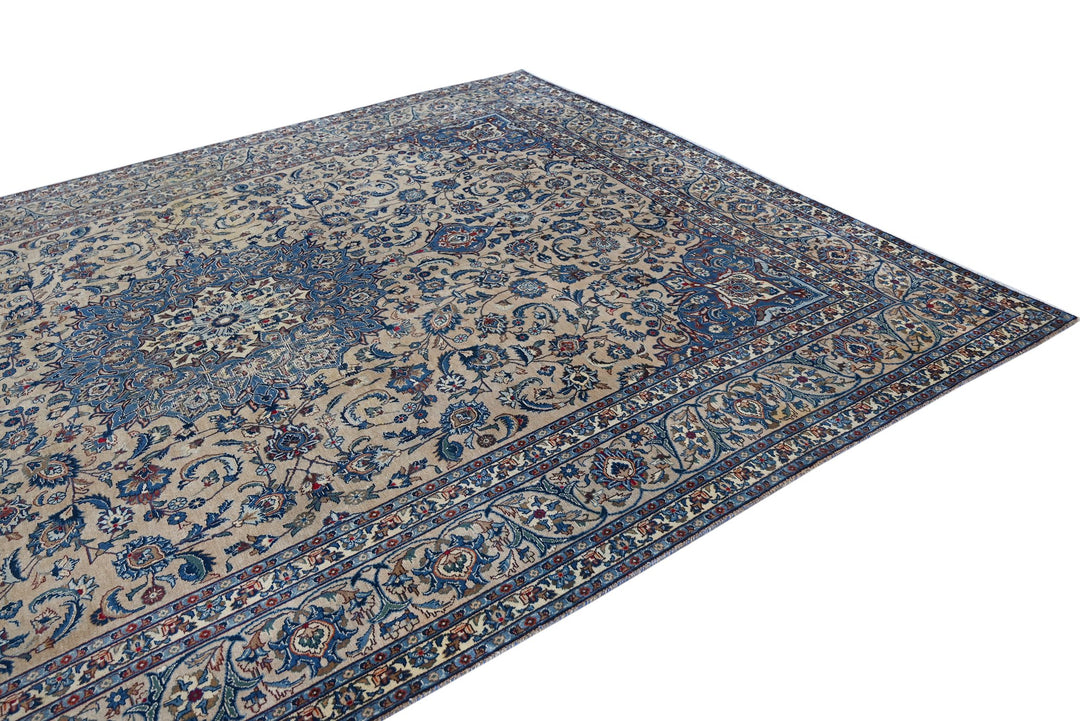 brown Large rug 8' 4" x 11' 2"