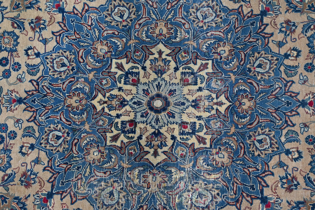 brown Large rug 8' 4" x 11' 2"