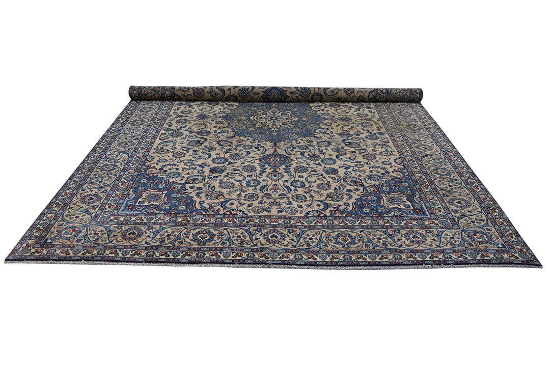 brown Large rug 8' 4" x 11' 2"