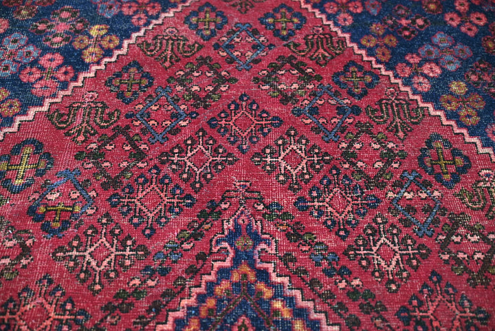 red Large rug 7' 7" x 10' 9"