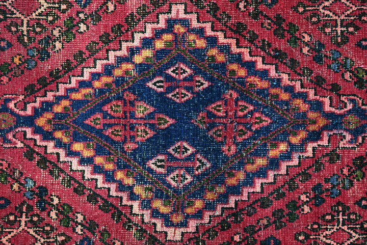 red Large rug 7' 7" x 10' 9"