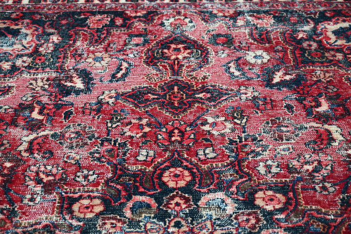 red Large rug 7' 11" x 10' 5"