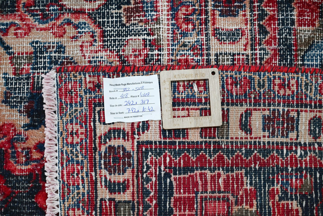 red Large rug 7' 11" x 10' 5"