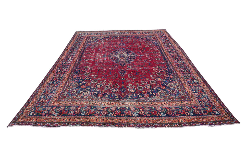 red Large rug 7' 9" x 10' 6"