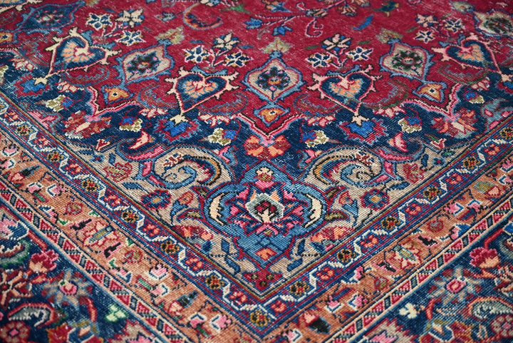 red Large rug 7' 9" x 10' 6"