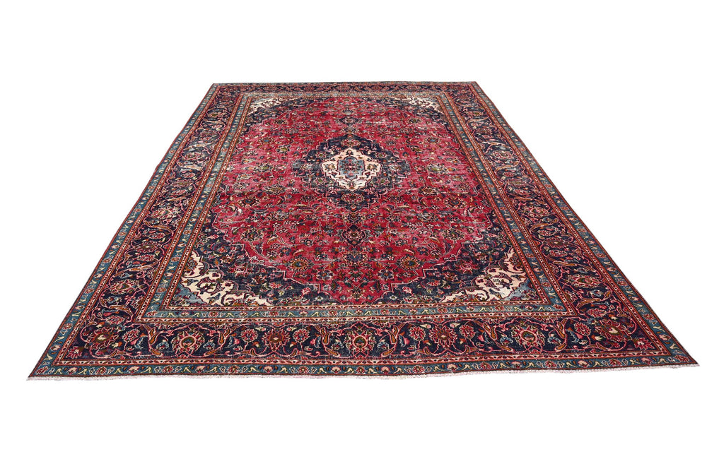 red Large rug 7' 9" x 10' 6"