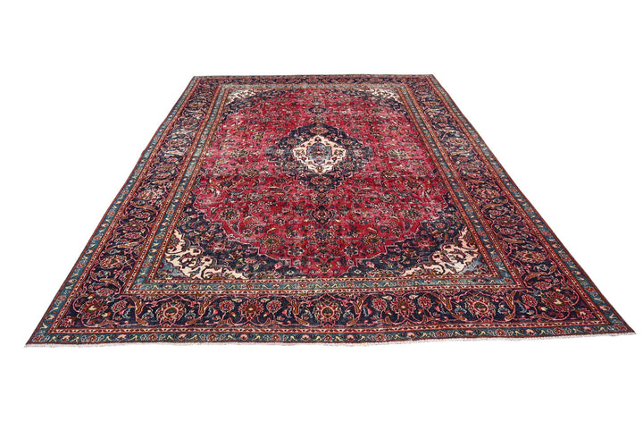 red Large rug 7' 9" x 10' 6"
