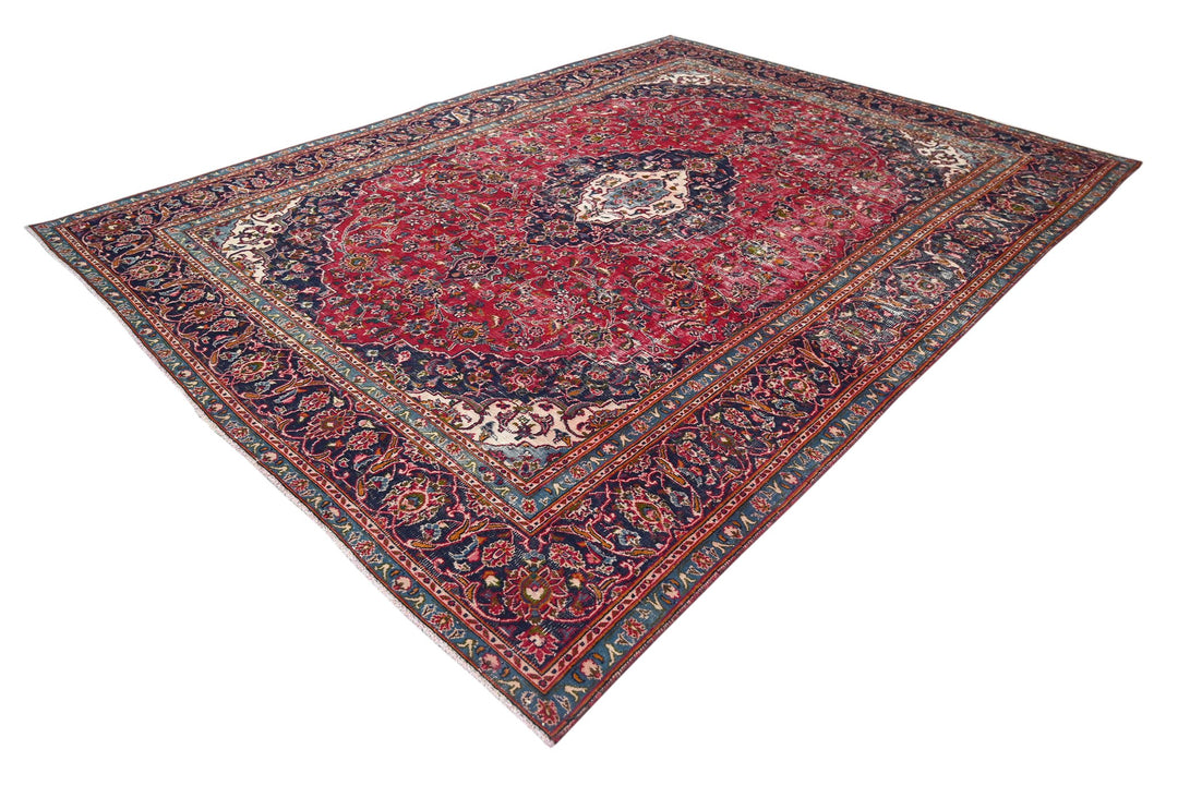 red Large rug 7' 9" x 10' 6"