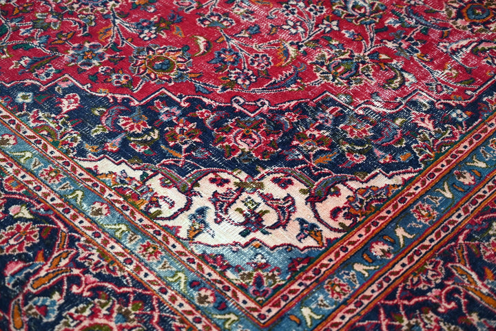 red Large rug 7' 9" x 10' 6"