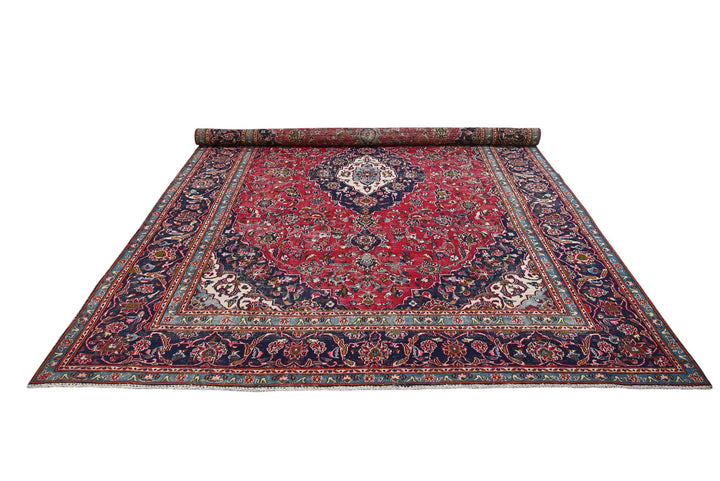 red Large rug 7' 9" x 10' 6"