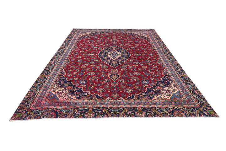 red Large rug 8' 0" x 11' 3"