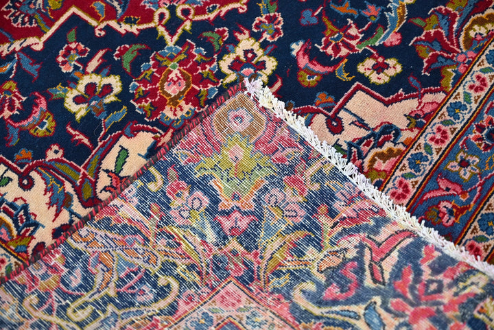 red Large rug 8' 0" x 11' 3"